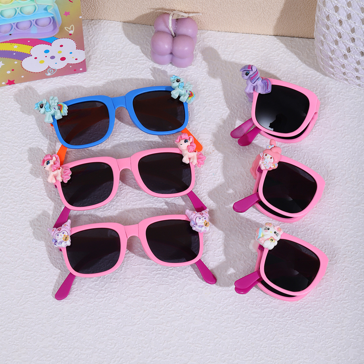 Gafas de sol plegables para niños Gafas de sol de dibujos animados lindos para niños y niñas Protector solar al aire libre Gafas de sol polarizadas que no dañan los oídos