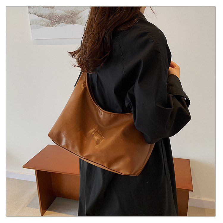 Large-capacity commuter bag for women, 2024 new style, fashionable and retro single-shoulder bag, casual and versatile, underarm tote soft leather bag undefined