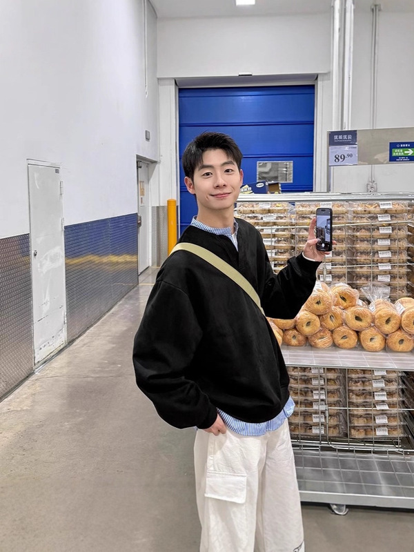 黑色假两件长袖卫衣2025新款春秋季宽松套头上衣休闲衬衫简约|undefined