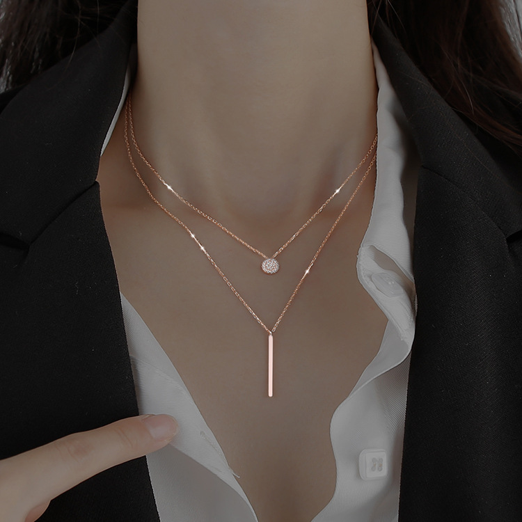 Square Diamond-Studded Round Double-Layer Necklace for Women, Light Luxury Niche Design, Exquisite Minimalist Style Sweater Chain Accessory