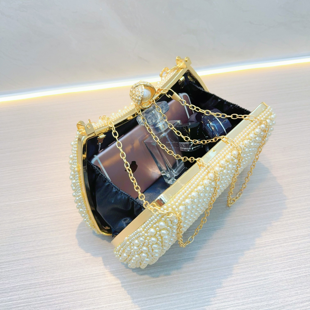 Gold Black White Polyester Solid Color Pearls Evening Bags display picture 5