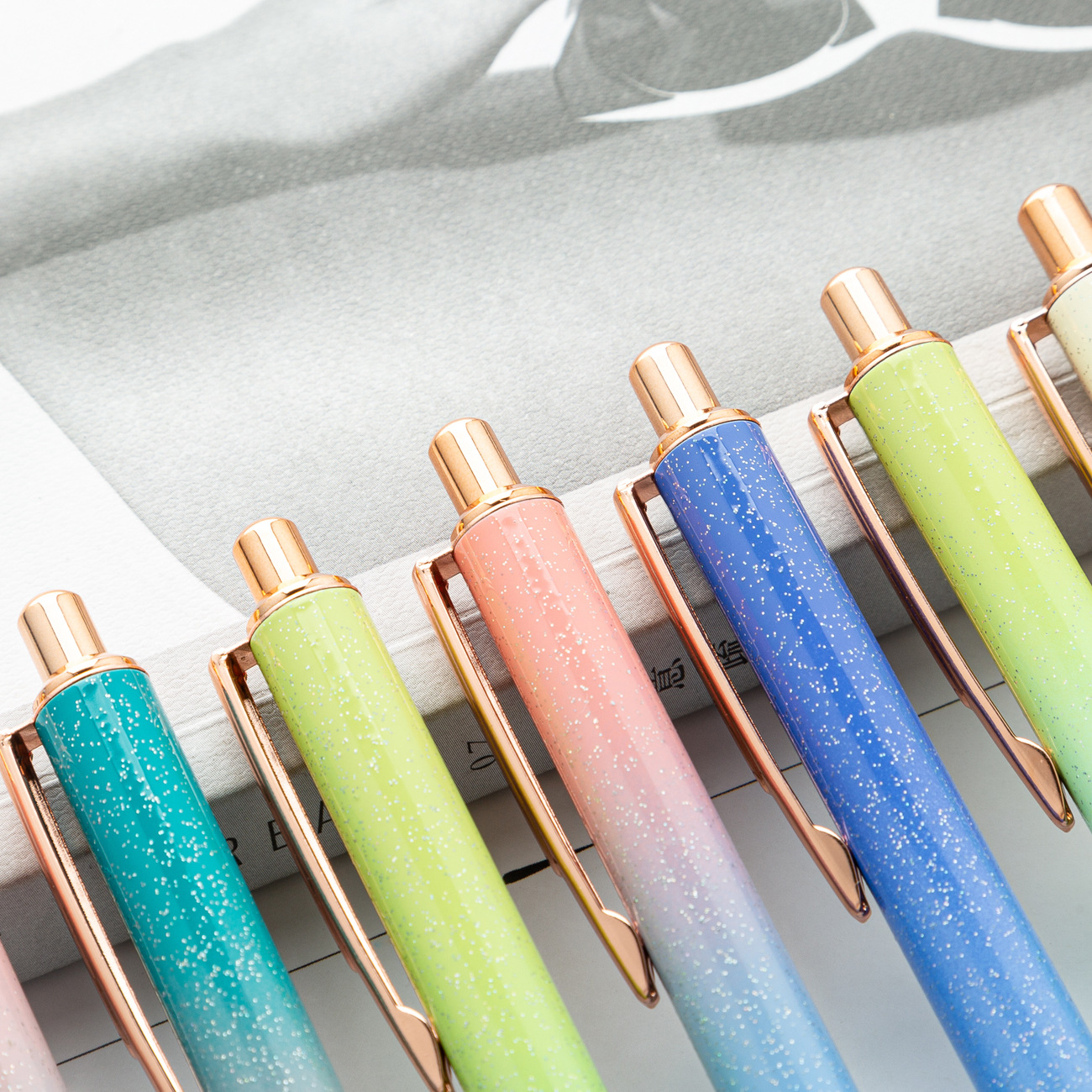 Nueva prensa bolígrafo creativo brillo de metal publicidad regalo bolígrafo imprimible logo prensa pluma al por mayor