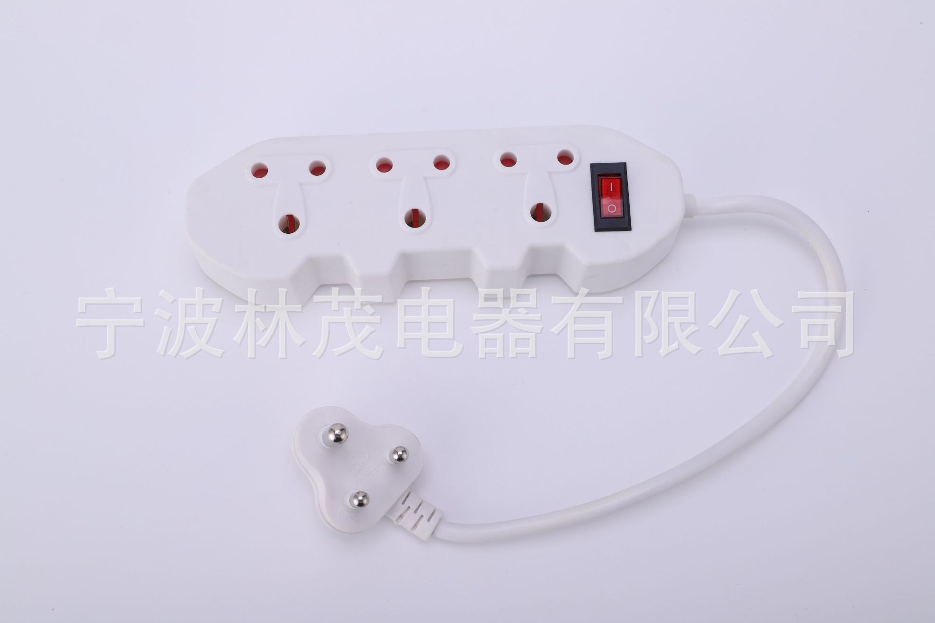 厂家供应南非插板三孔五孔 批发电源线插座多种颜色质量保障