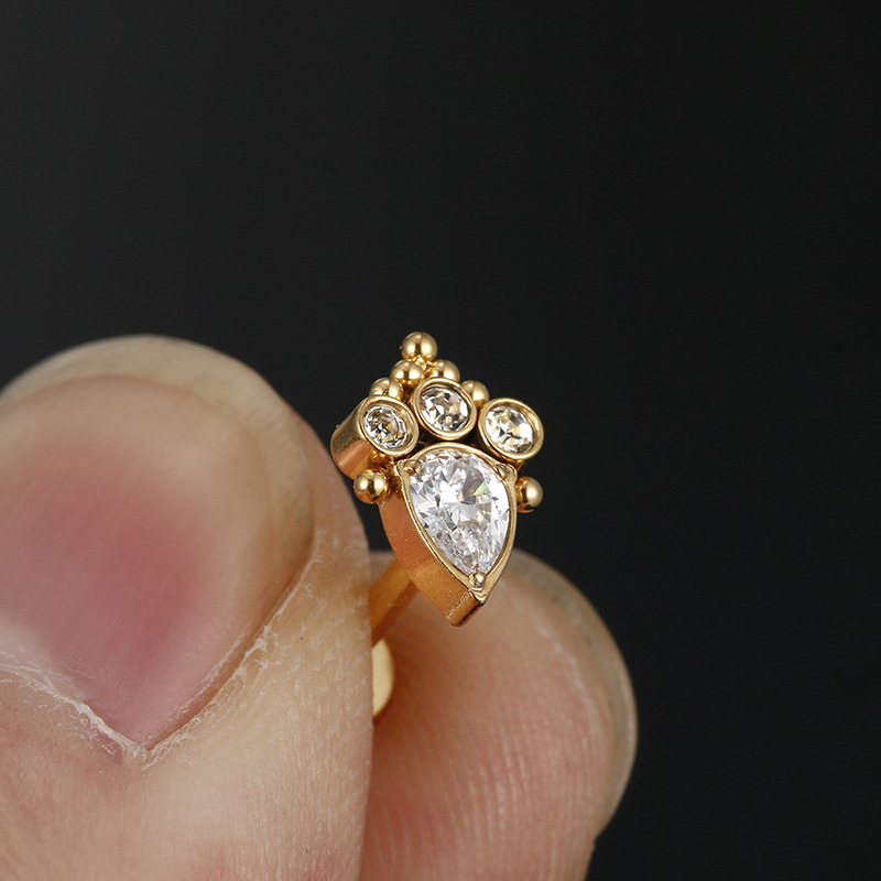 Fashion Flower Titanium Steel Plating Zircon lip stud 1 Piece