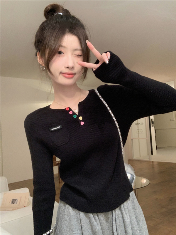 甜美别致内搭打底衫女2025春季新款爱心扣针织毛衣设计感短款上衣|undefined