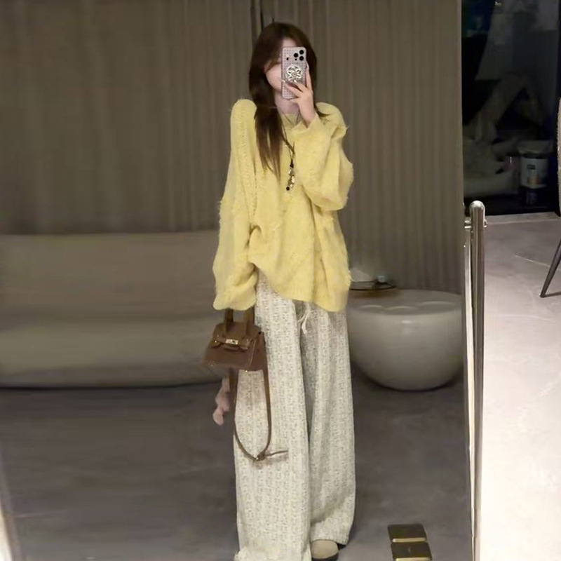 Maternity Wear Autumn Suit Fashionable and Fashionable Casual Loose Thickeneded Knitted Sweater Autumn and Winter Lazy Style Two-Piece Set