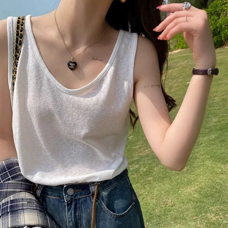 New Style Sleeveless Vest for Women, Summer Outerwear, V-Neck T-Shirt, Loose Fit, Slimming Base Layer Vest, Sleeveless Top with a Stylish Design