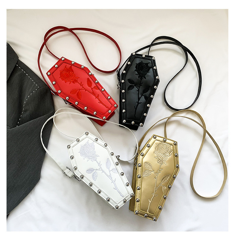 Borsa a tracolla da donna a forma di bara stile gotico nero_voghion.com