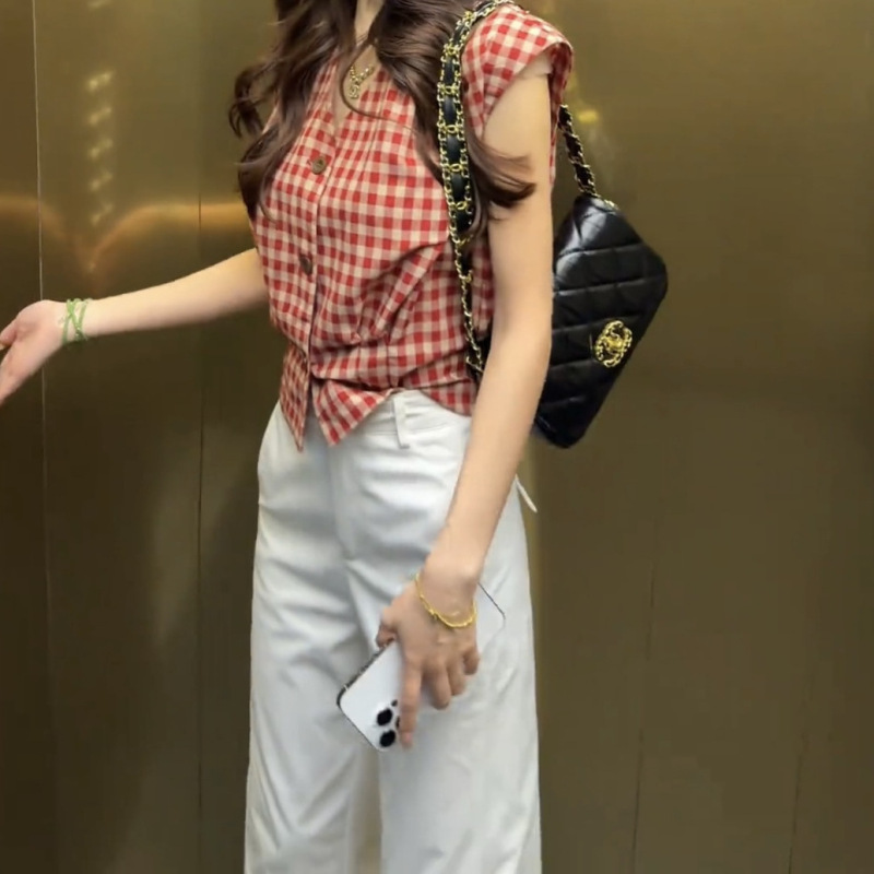女性用の新しい夏のノースリーブシャツ、スタイリッシュで多用途なチェック柄ベスト、カジュアルパンツ、2点セットの年齢軽減スーツ|undefined