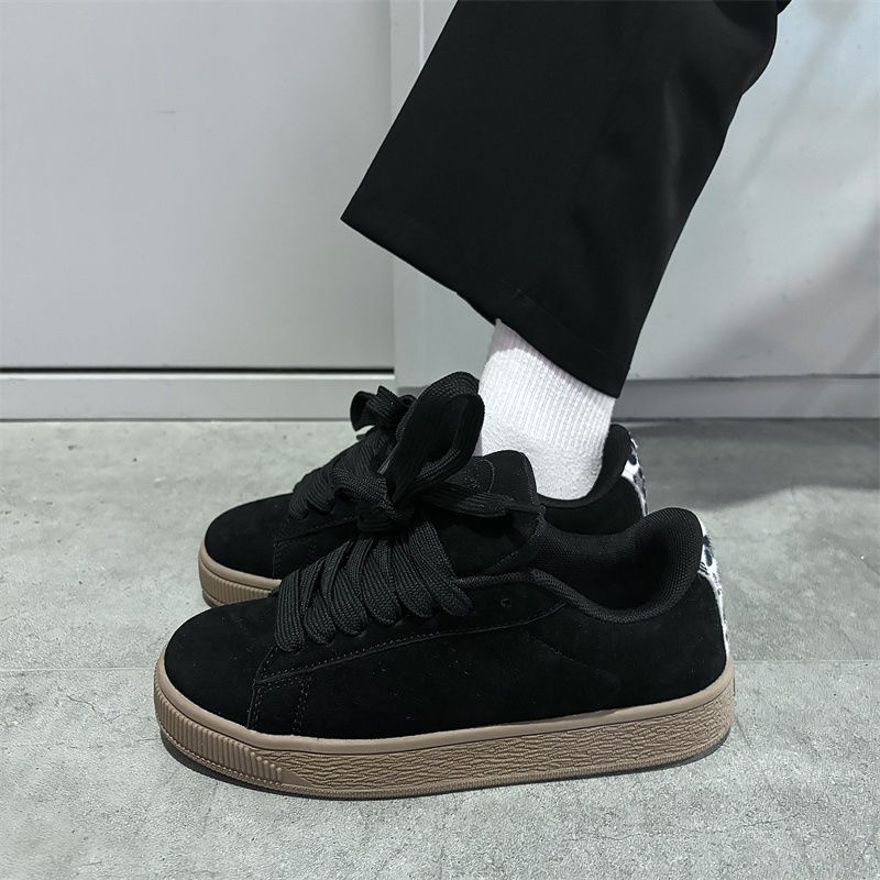 Nuevas zapatillas casuales versátiles de estilo urbano con suela gruesa para mujer, modelo de primavera 2026, tendencia INS.