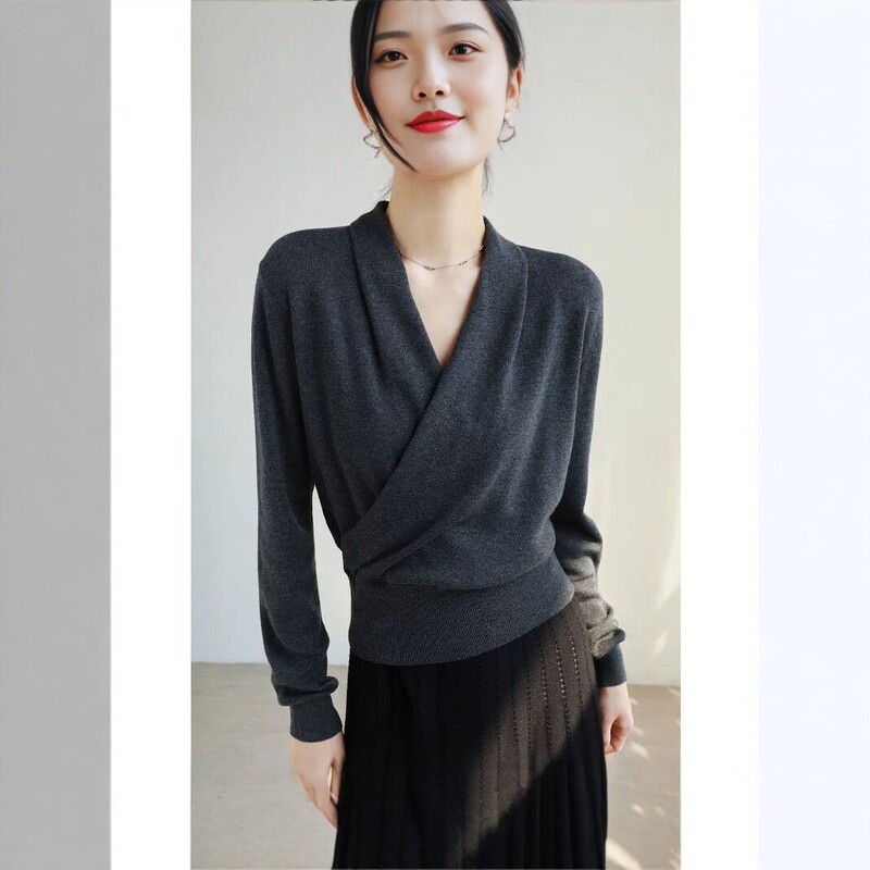 French-style crossover V-neck women's autumn and winter loose sweater, stylish and slim-fit knitted base layer top