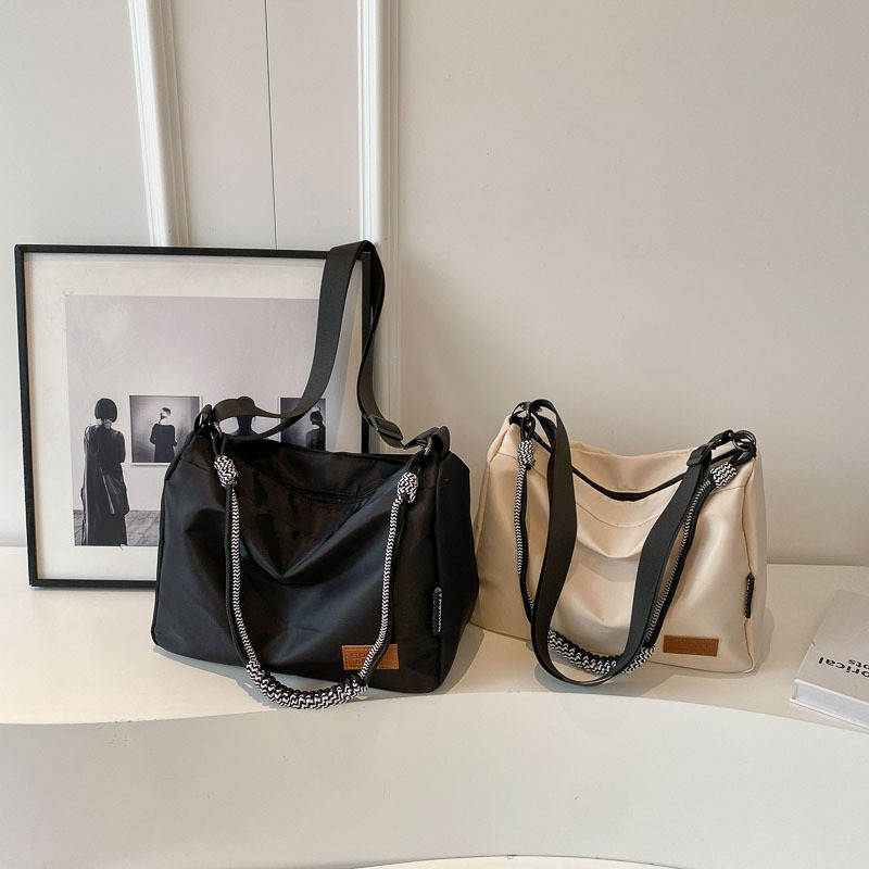 Nylon Bag Women's Large-Capacity Pillow Bag New Versatile Shoulder Crossbody Bag Texture Commuter Tote Bag Women's Bag