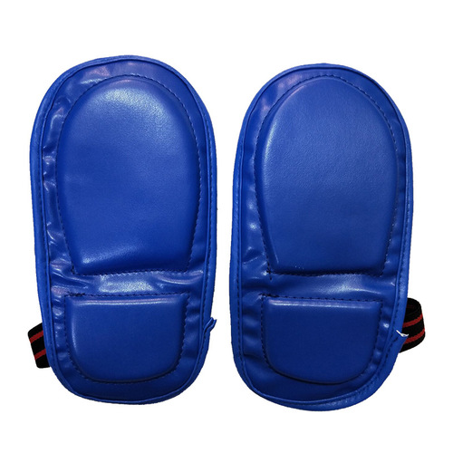 Wrestling and striking training with foot protector for instep and sole