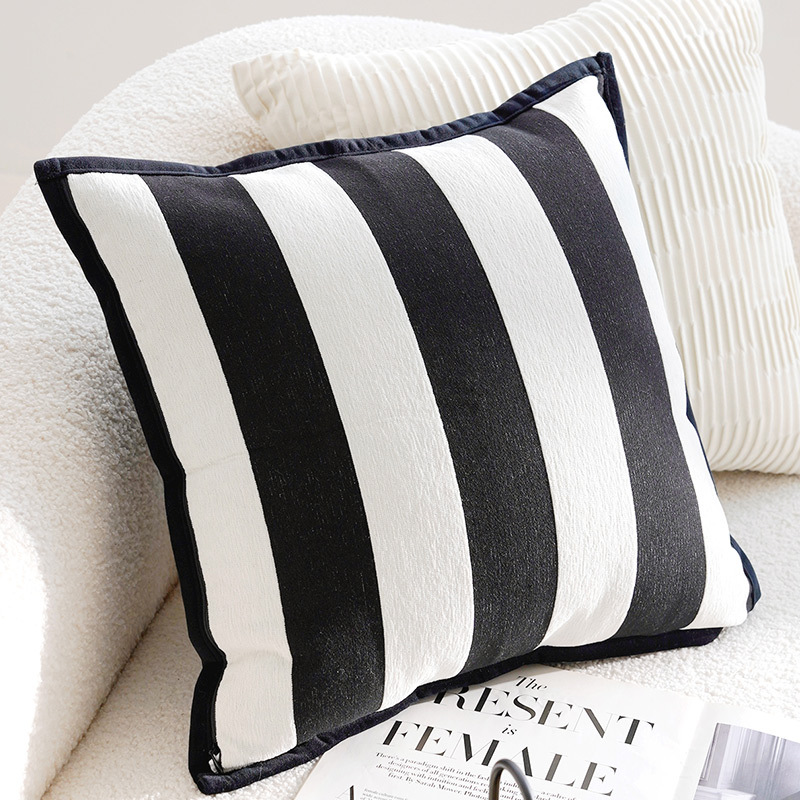 Almohada en blanco y negro de lujo ligero y de alta gama Almohada de la Edad Media francesa Bordado Cama simple Sala de estar Sofá Funda de almohada con núcleo
