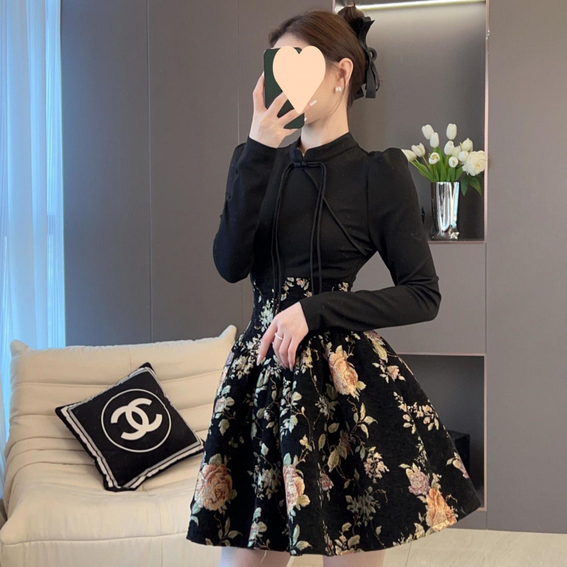 Spliced skirt, small dress, autumn and winter floral niche design, fashionable and fashionable Hepburn skirt