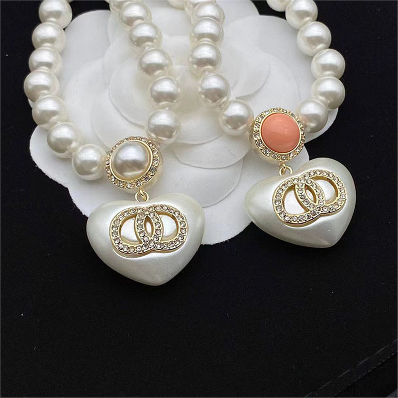 钻石香风两色轻奢珍珠奶奶项链双桃心耳钉时尚耳饰香粉白小C桃心