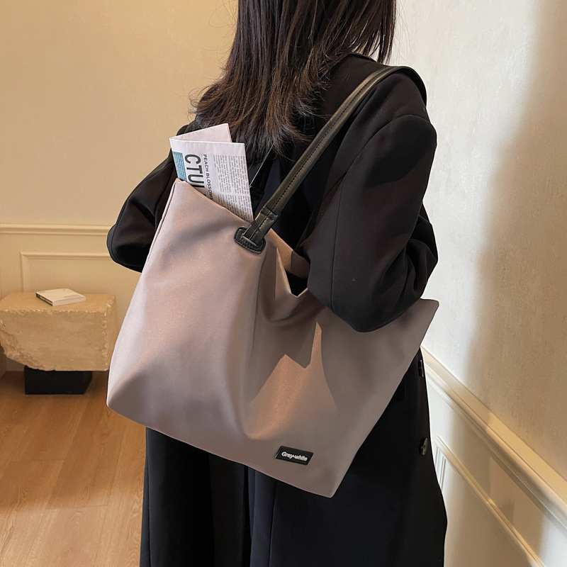 Minimalist Lightweight Nylon Tote Bag For Women 2025 New Large Capacity Commuter Bag Student Shoulder Bag Shopping Bag - Thumbnail 2