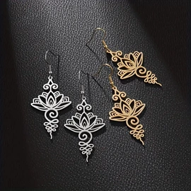 项链;耳钉;手链