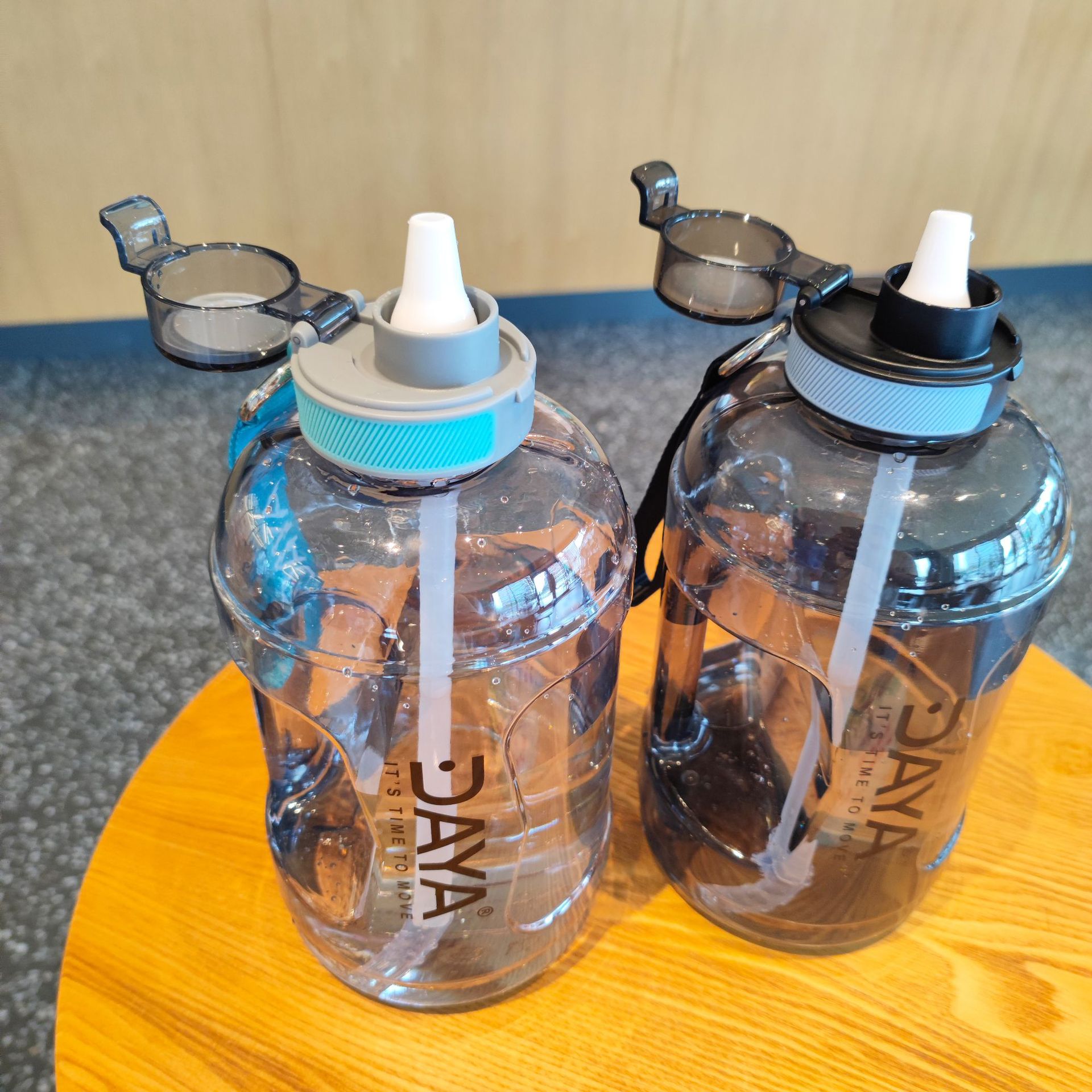 Deportes de gran capacidad hervidor cuerda portátil transparente paja PC plástico bebida directa taza l al por mayor 2200ml