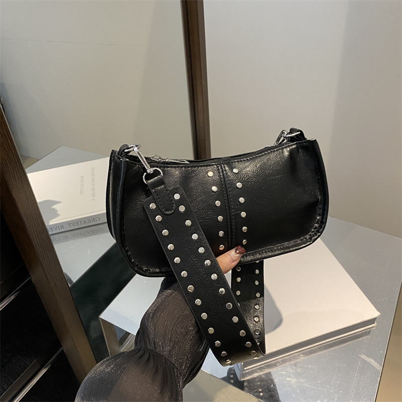 2024 otoño nuevo estilo de alto valor visual coreano simple bolso de hombro personalidad retrógrada bolso de brazo pequeño cuadrado