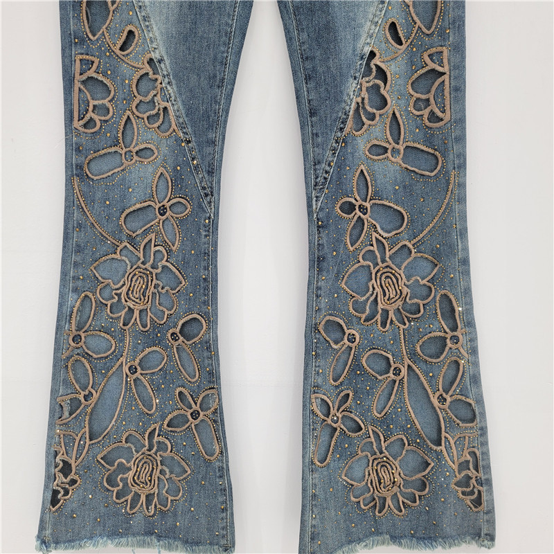 Verano nueva moda, industria pesada, diamantes calientes, jeans bordados huecos, el temperamento femenino es delgado y versátil, pantalones micro-lat de nueve puntos image 3