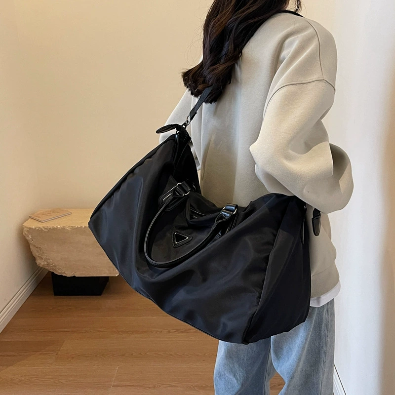 Capacious travel bag, waterproof sports sports bag, luggage shoulder bag, high-quality style