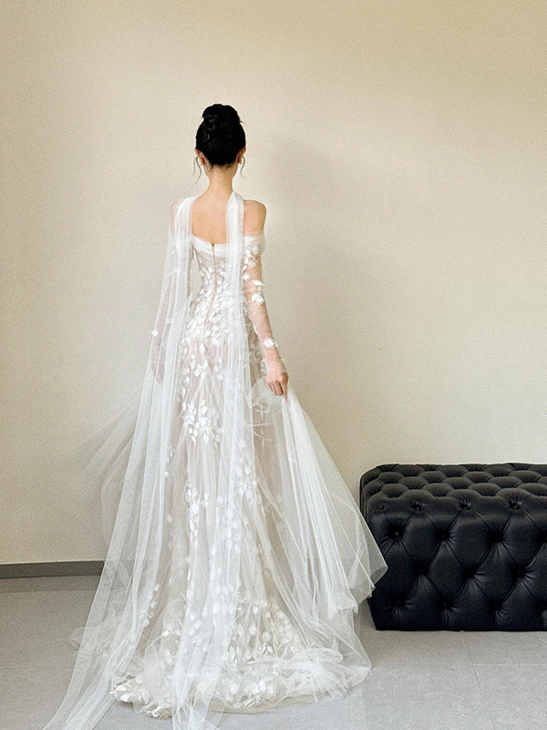 ワンショルダーの花嫁用軽ウェディングドレス、結婚式・婚約用、チューブトップロングドレス、モーニングローブ、メッシュ素材の切り替え、宴会・イブニングドレス、レース|undefined