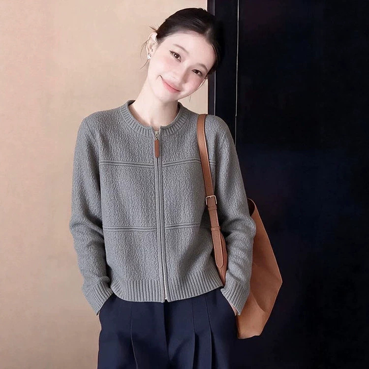 Gray Commuter Style Zipper Sweater Cardigan Jacket for Women, Autumn Korean Style Slim Fit Knit Top Gray Commuter Style Zipper Sweater Cardigan Jacket for Women, Autumn Korean Style Slim Fit Knit Top