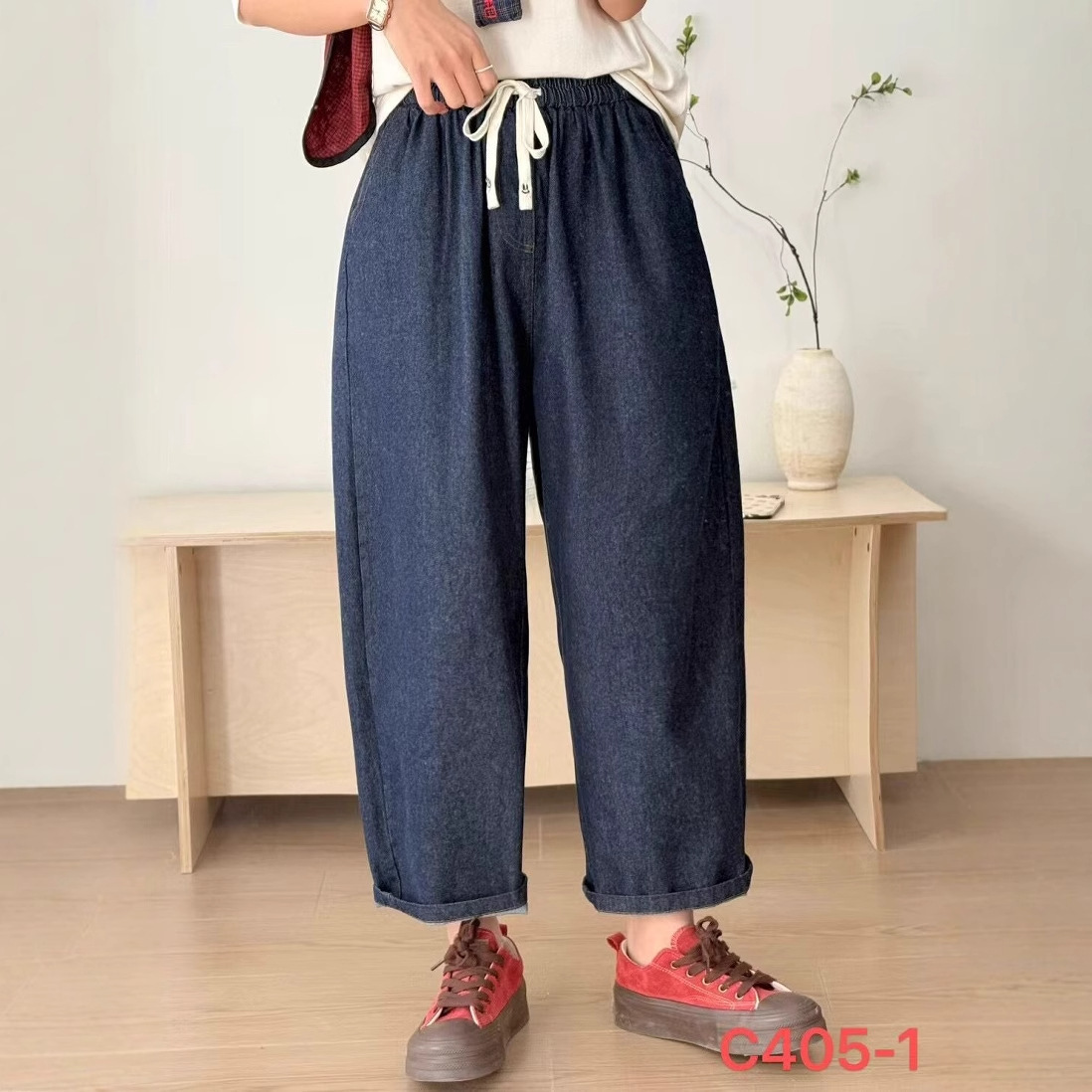 丹宁风纯色全棉高腰牛仔裤女2025春季新款时尚简约休闲宽松直筒裤