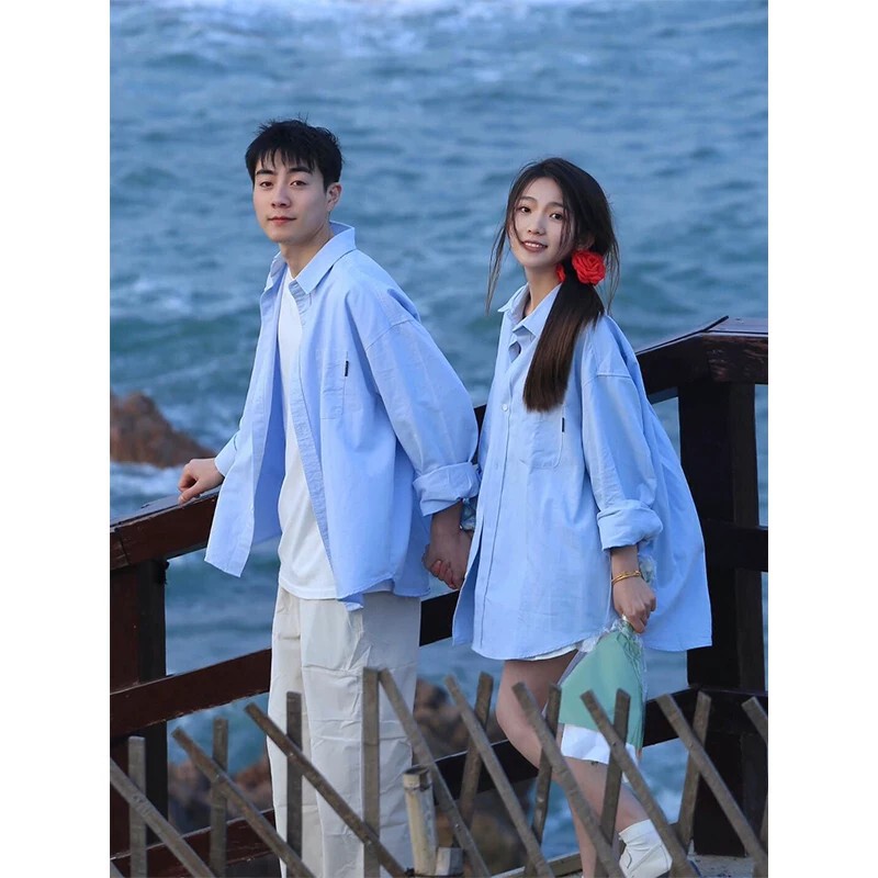 Korean-style light blue long-sleeved shirt for men and women, suitable for spring and autumn, with a high-end, casual, loose-fitting design, suitable for couples as a shirt or jacket