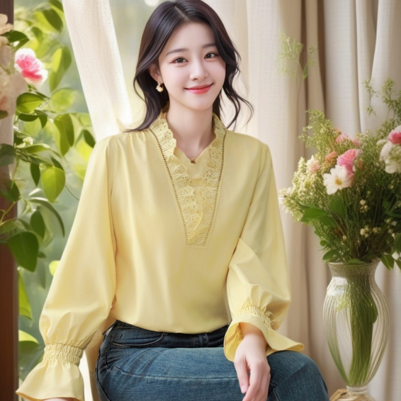 High-Quality Age-Reducing Middle-Aged Women's Large Size Flesh-Covering French Lace V Neck Shirt Spring New Loose Bell-Sleeved Top
