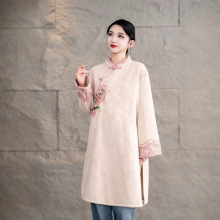 2024冬季新款立领重工刺绣复古文艺范侧开叉连衣裙宽松加绒长裙