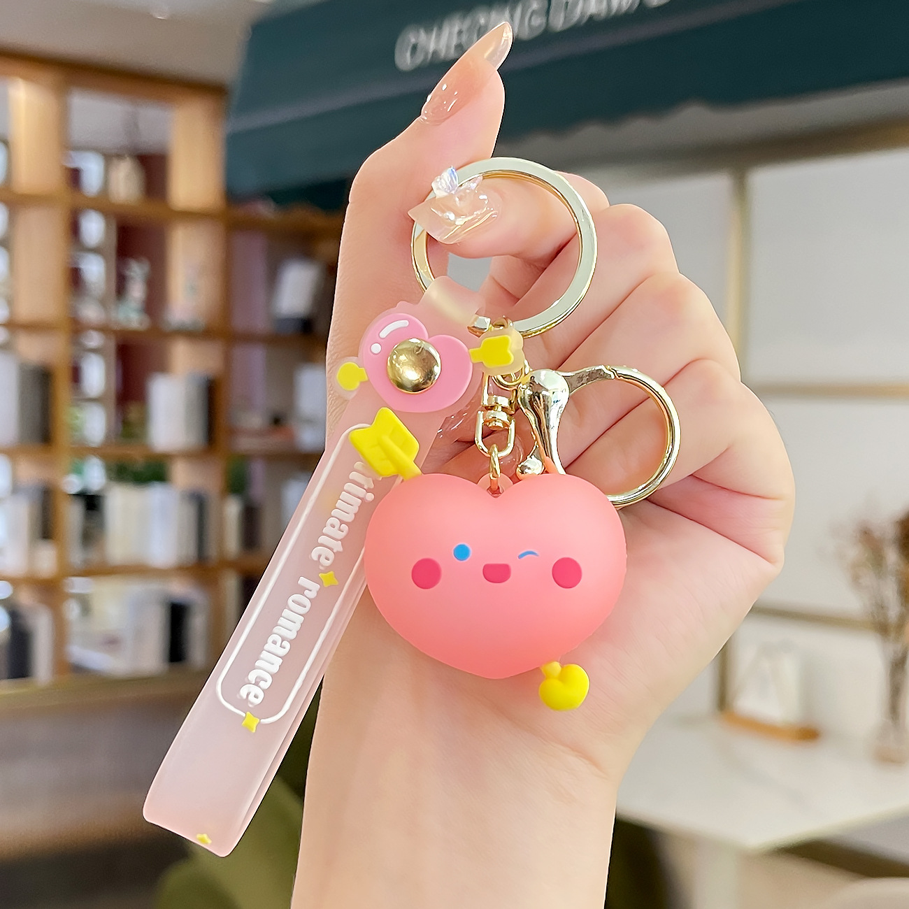 Venta directa de fábrica llavero colgante pequeño muñeca tridimensional llavero de coche mochila escolar colgante puesto al por mayor productos pequeños