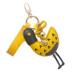 ダーティーアヒルの同音異義語レザーキーホルダーかわいいバッグアクセサリーアヒルペンダントかわいいストラップパーソナライズされたインターネットセレブトレンド