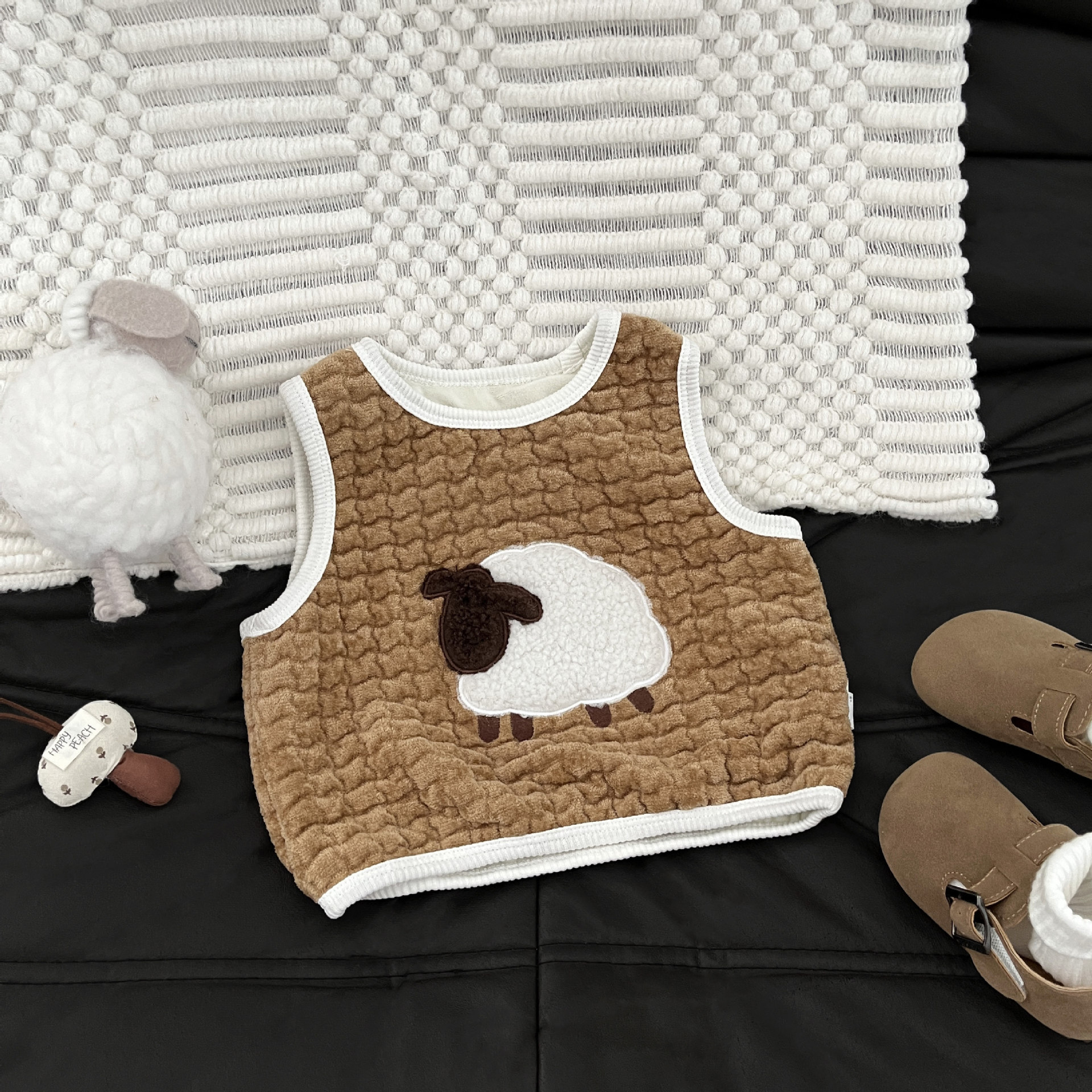 Bebés y niños pequeños nuevos invierno ropa de bebé invierno lindos dibujos animados bebés engrosados chalecos de hombro de peluche chaqueta de moda