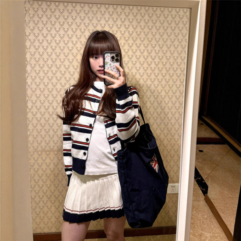 Striped Knitted Cardigan Sweater for Women 2025 Spring New Style Contrasting Color Chic Korean Style Short Jacket Top for Small People