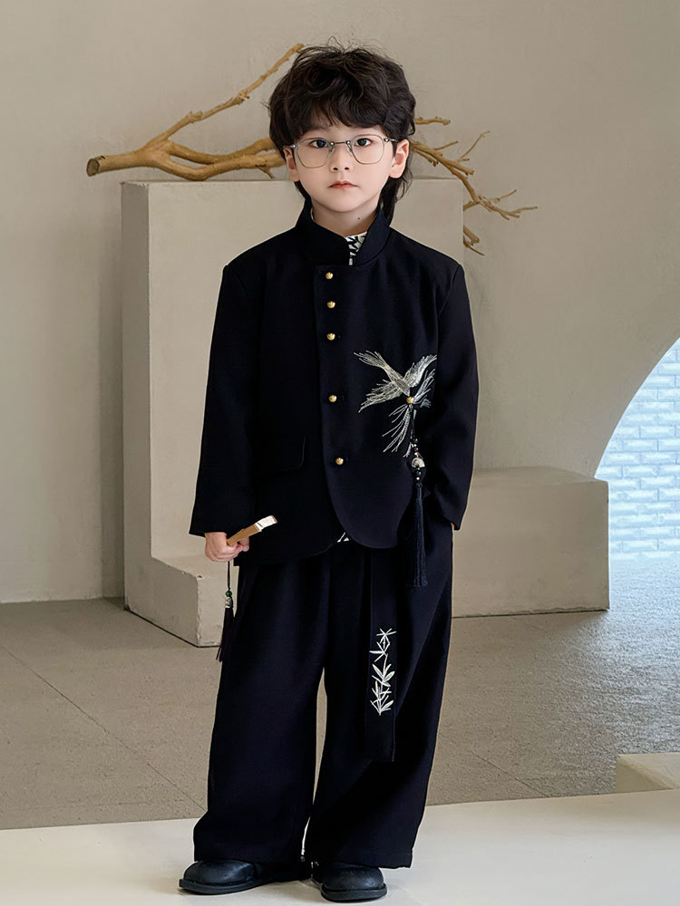 Топ с вышивкой «Сорока» + черные брюки с серпантином 773 + рубашка из листьев бамбука 10765 (бесплатный кулон)