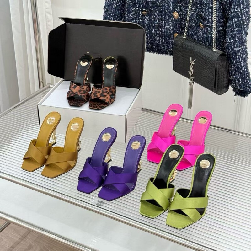 25 New Styles of Square-Toed Open-Toe Silk Metallic High-Heeled Slippers for Women with Cross Straps, Elegant and Versatile High-Heeled Slippers for Women