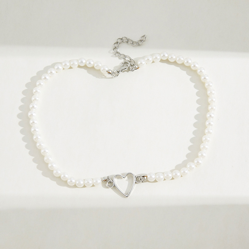 Heart Pearl Necklace Image 3