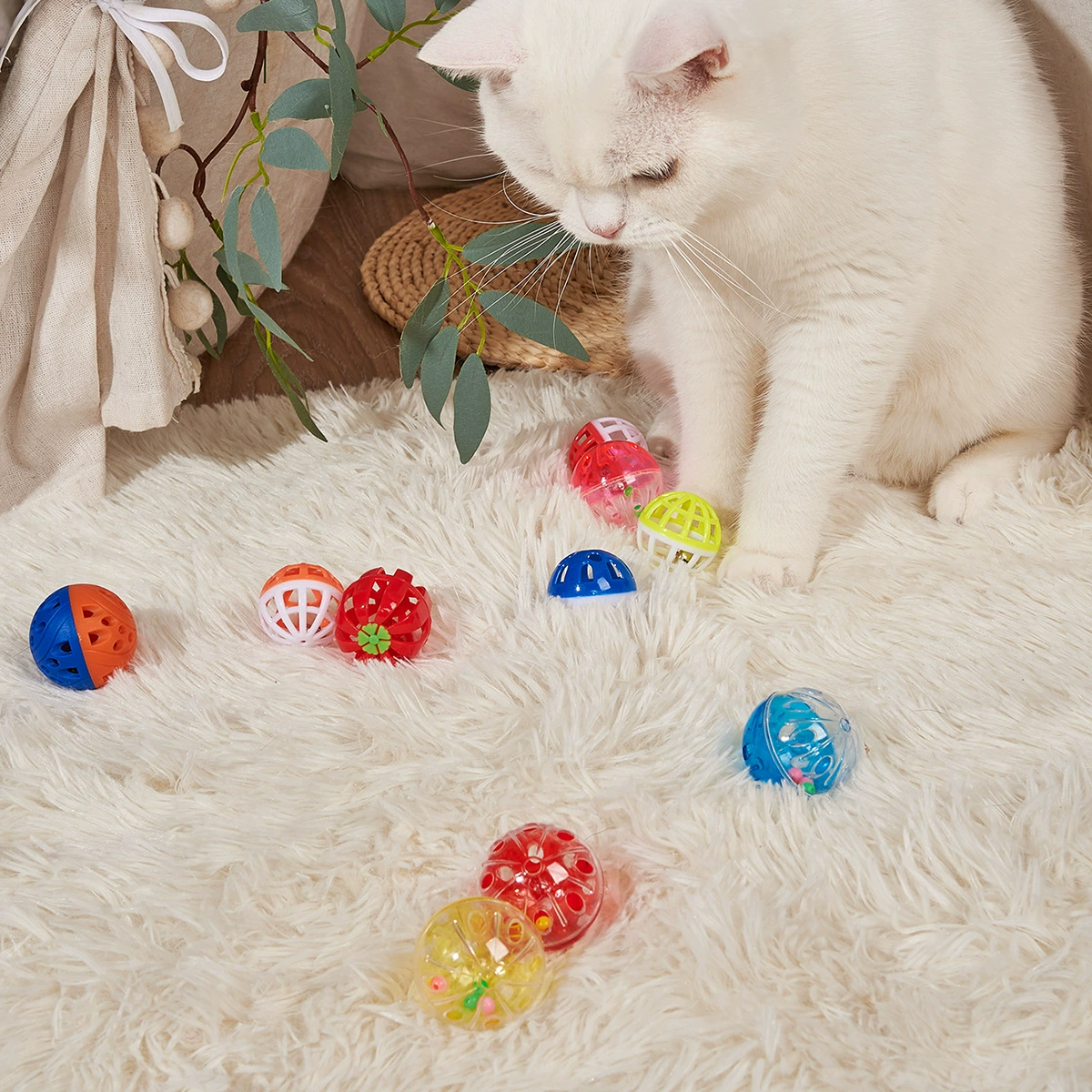 Plastic small bell, toy, makes sounds, pet, can bite, cat