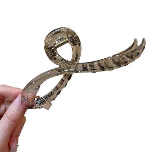 2024 New Simple Temperament Clip Women's Summer Shark Clip High-end Hair Clip Versatile Hair Accessories for the Back of the Head