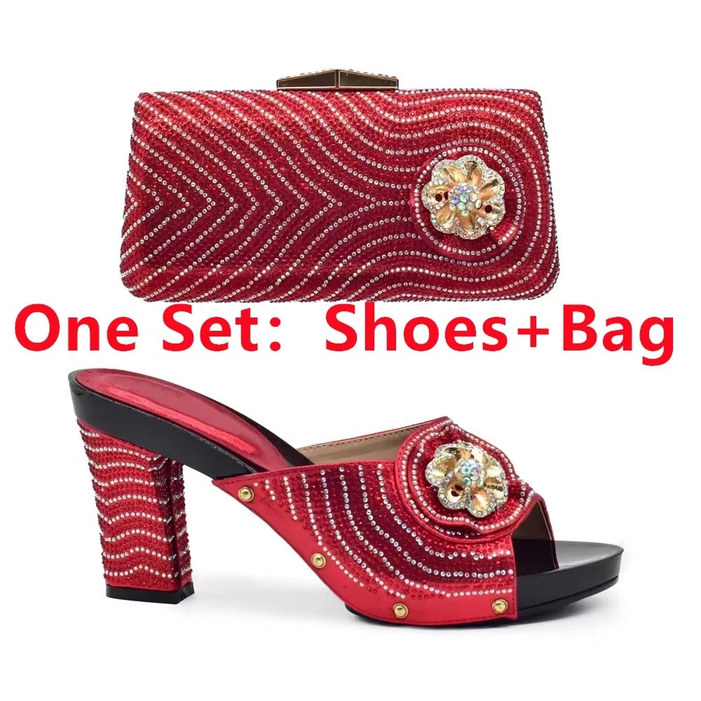 Pair the evening with floral embellished round toe high-heeled sandals and a stylish clutch casual suit_vogvips.com