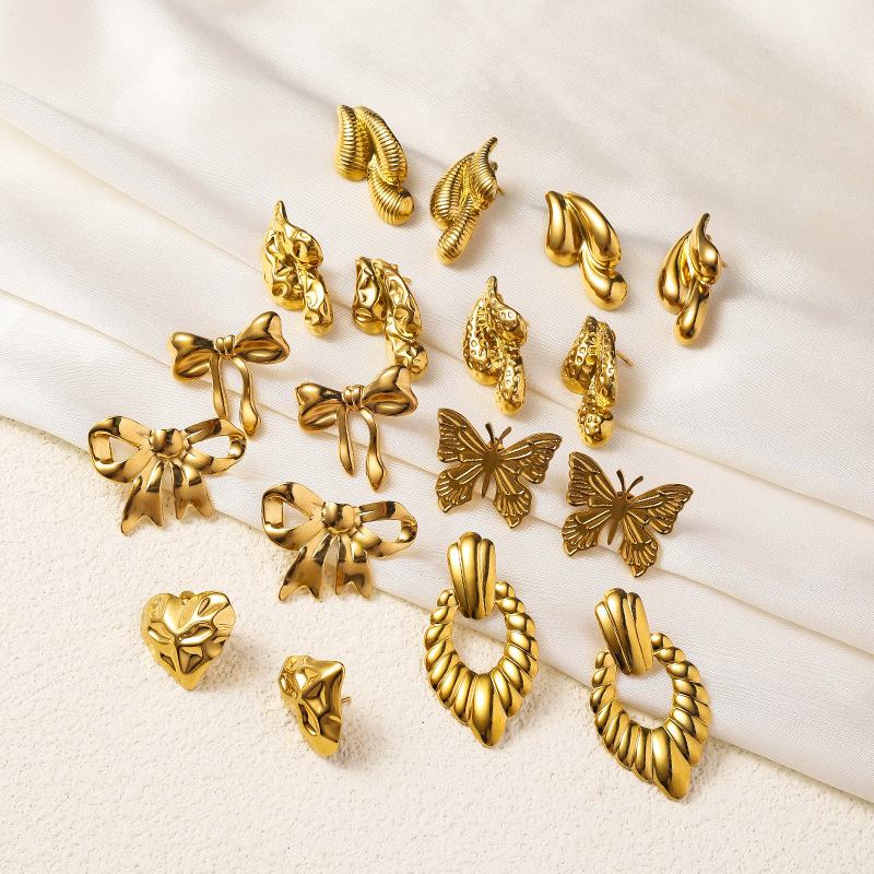 1 Pair Simple Style Commute Geometric Heart Shape Plating Titanium Steel Drop Earrings Earrings Ear Studs display picture 2