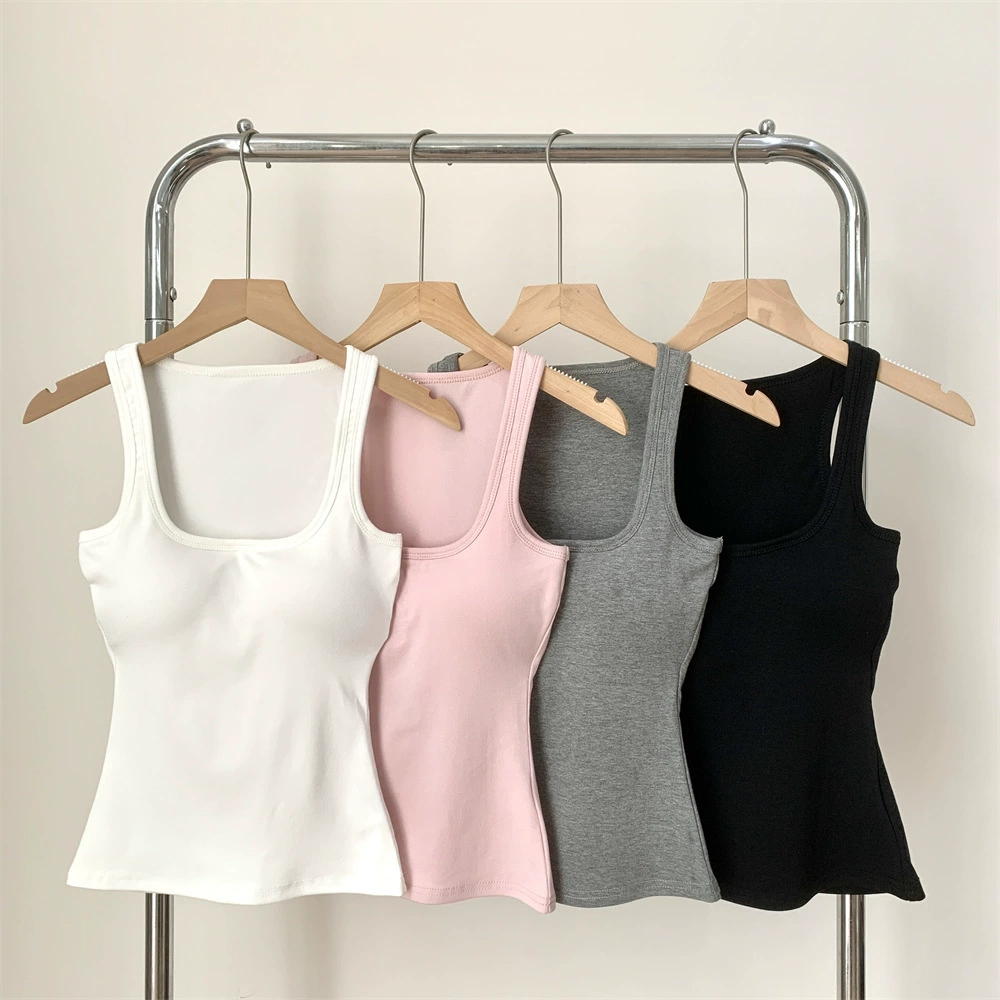 Жилет с накладками на грудь