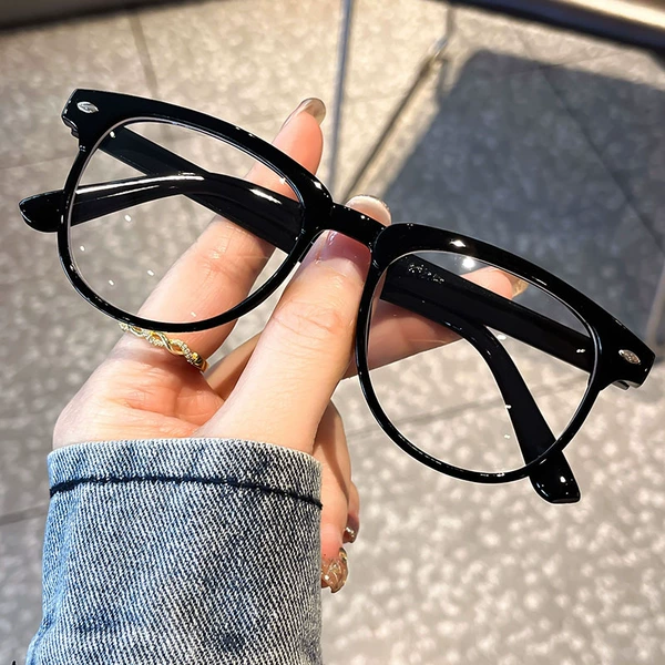 Transparent black square glasses
