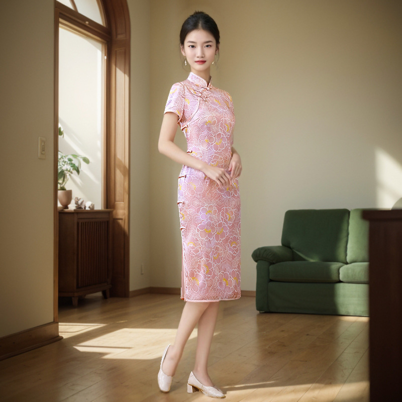 Elegant fuchsia silk elite cheongsam
