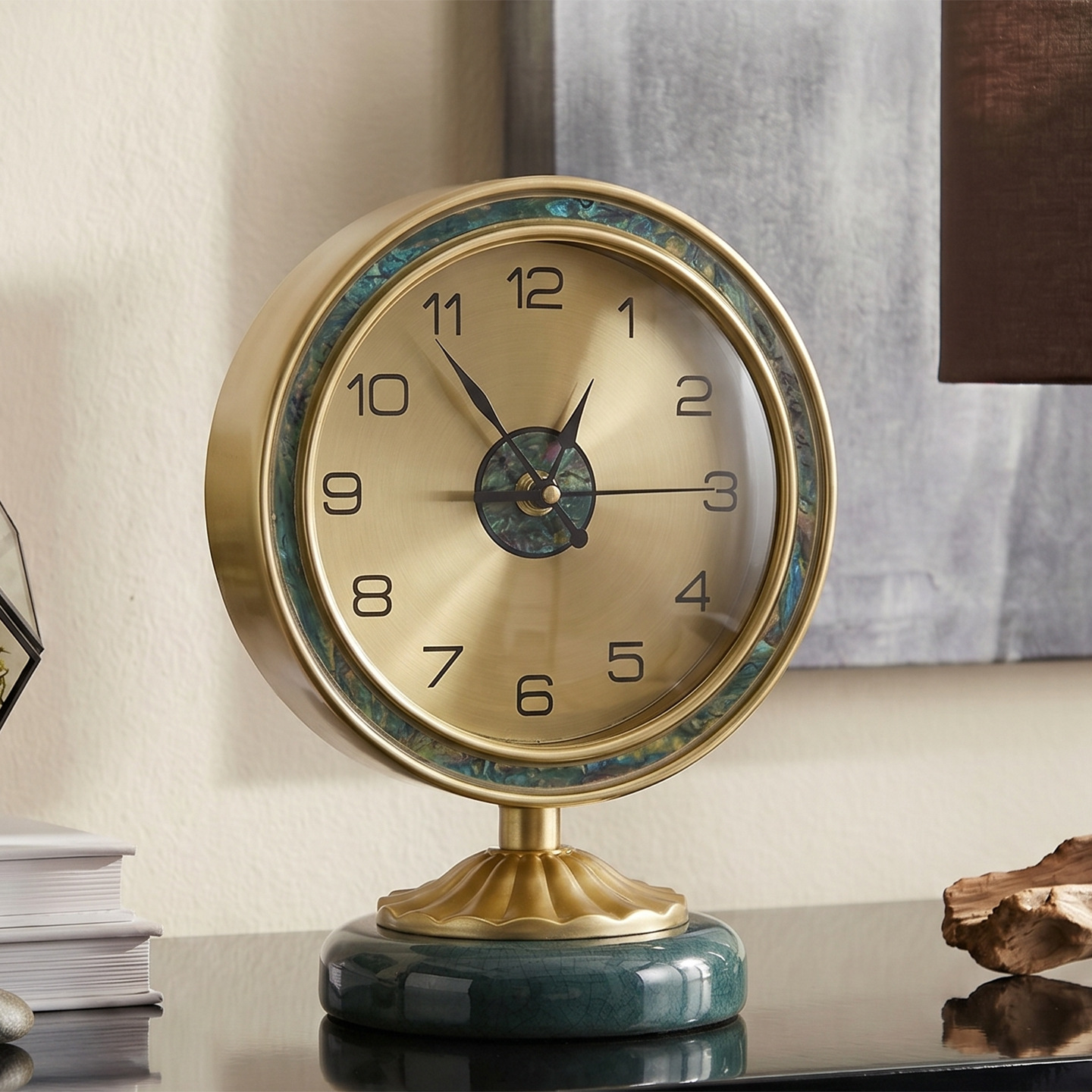 Light Luxury Metal Clock for Living Room, Chinese-Style Silent Fashionable Table Clock, Simple European-Style Desktop Clock