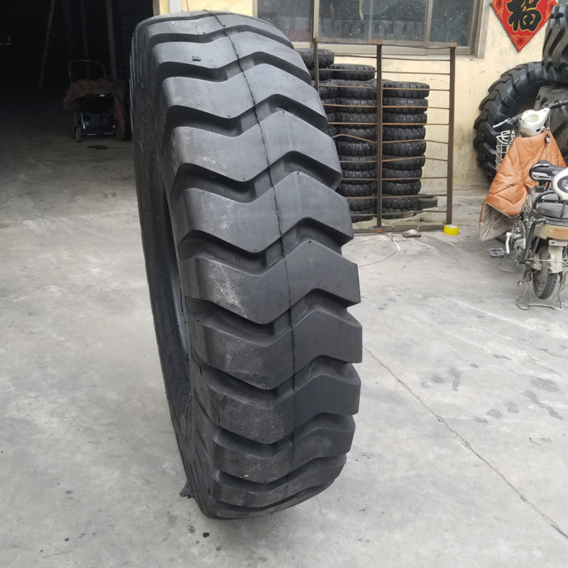宽体车轮胎 全新1600-25矿山自卸车尼龙工程自卸车轮胎