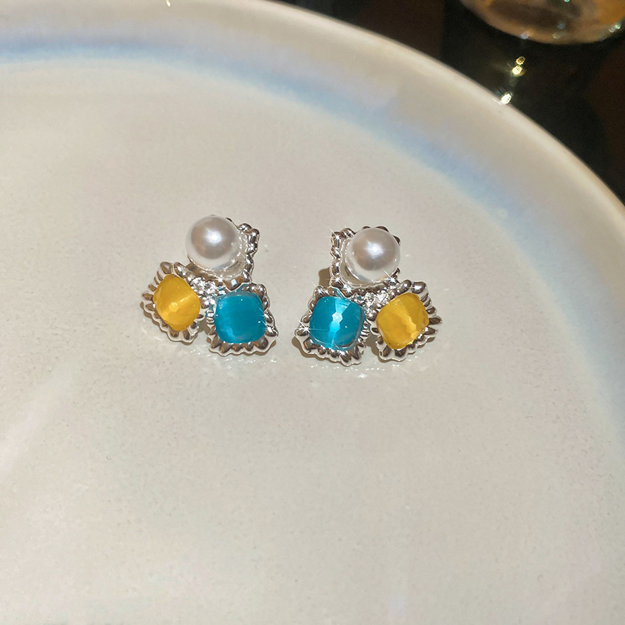 Pendientes de flores de color dopamina de verano Pendientes de todo fósforo de nicho fresco Pendientes de lujo de alta gama de moda al por mayor