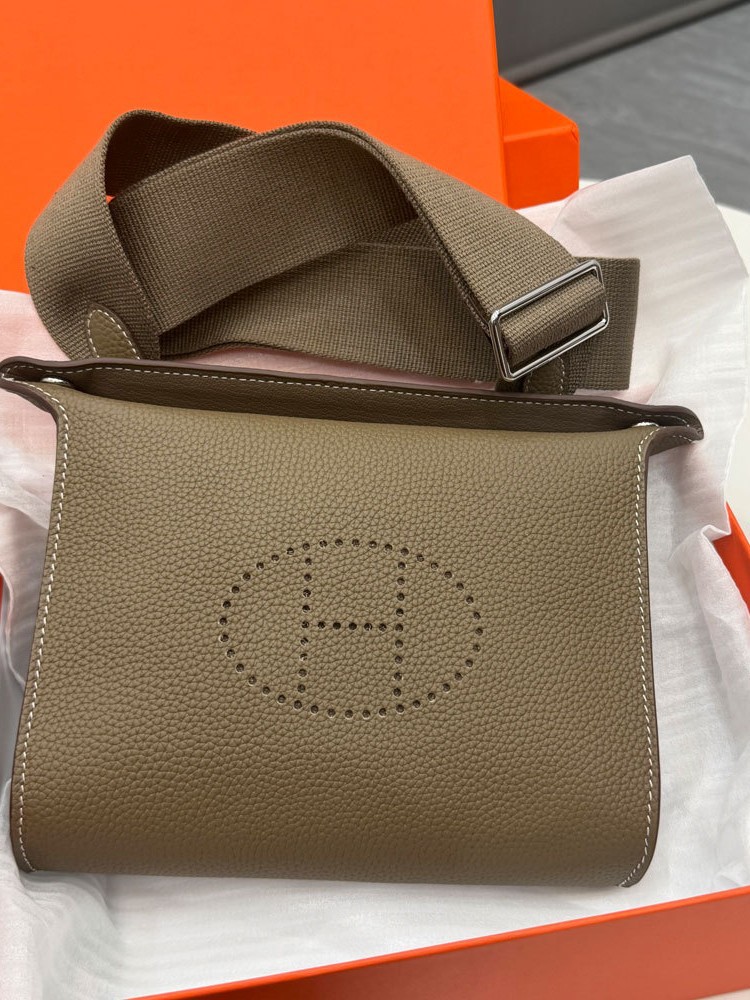 New Style First-Layer Cowhide Unisex Evelyn Dinner Plate Bag, Versatile Commuter Chest Bag, Genuine Leather Shoulder Crossbody Bag